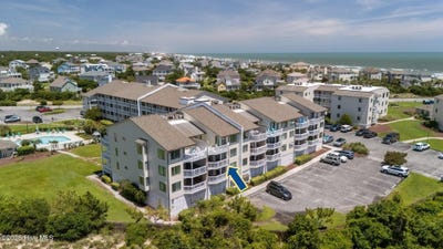 /international/us/10300-coast-guard-road-emerald-isle-nc-110101125369/