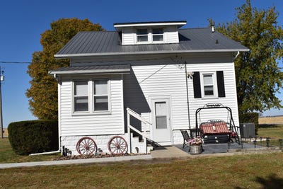 /international/us/9898-e-1200-n-road-chenoa-il-110103171189/