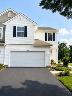 /international/us/2112-orchard-lane-carpentersville-il-110109736582/