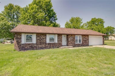 /international/us/507-walnut-street-hillsboro-il-110108098716/