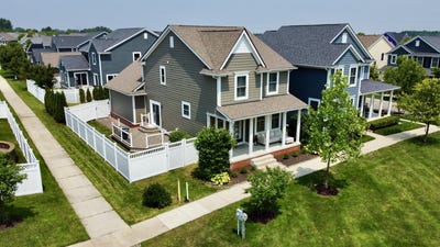 /international/us/858-reagan-street-canton-mi-110101007328/