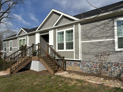 /international/us/322-graceland-road-chattahoochee-fl-110102219731/