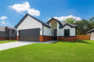 /international/us/205-w-elm-street-whitewright-tx-110099272710/