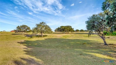 /international/us/county-road-1-hallettsville-tx-110106278148/