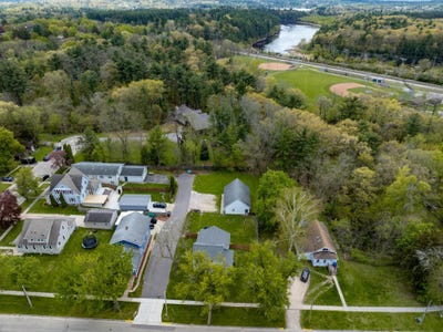 /international/us/420-minnesota-avenue-wisconsin-dells-wi-110107895381/