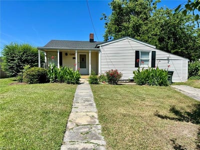 /international/us/310-naval-base-road-norfolk-va-110108280492/
