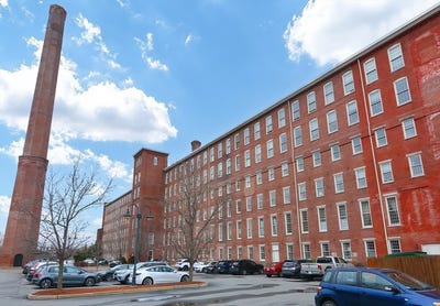 /international/us/52-lawrence-drive-lowell-ma-110100419536/?lang=zh-tw