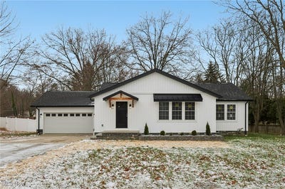 /international/us/3943-darrow-road-stow-oh-110104342209/