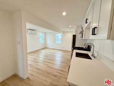 /international/us/1021-venice-blvd-los-angeles-ca-110107637943/