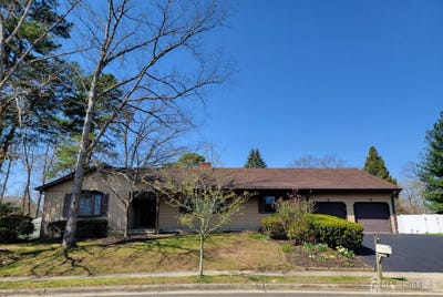/international/us/14-perry-avenue-monroe-nj-110107243044/