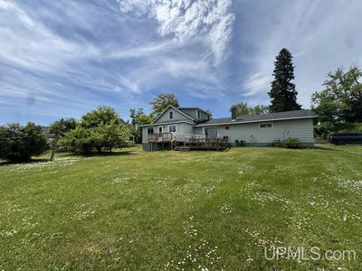 /international/us/115-n-superior-avenue-baraga-mi-110108805479/