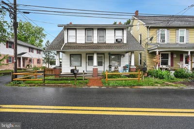 /international/us/37-39-mechanic-street-reinholds-pa-110109011389/