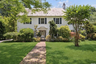 /international/us/4-summit-avenue-east-williston-ny-110097853934/