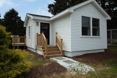 /international/us/9-2nd-street-bourne-ma-110100758643/