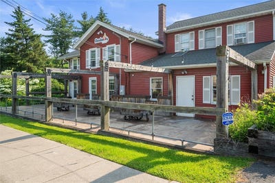 /international/us/1369-pittsford-mendon-road-mendon-ny-110100242204/
