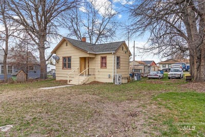 /international/us/223-e-chicago-st-caldwell-id-110106337697/