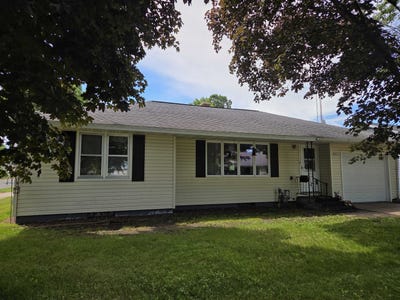 /international/us/2825-jefferson-street-stevens-point-wi-110108918562/