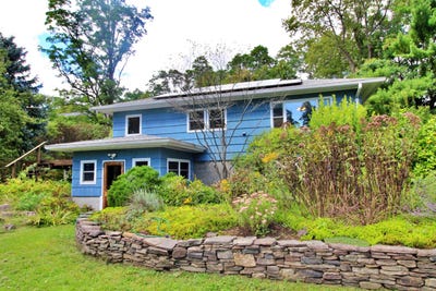 /international/us/703-dorset-street-south-burlington-vt-110110141771/