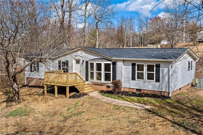 /international/us/1229-lightning-cross-road-boonville-nc-110097851891/