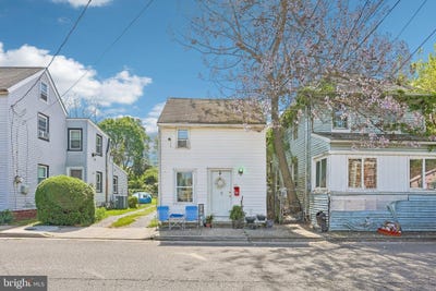 /international/us/64-union-street-salem-nj-110107572812/
