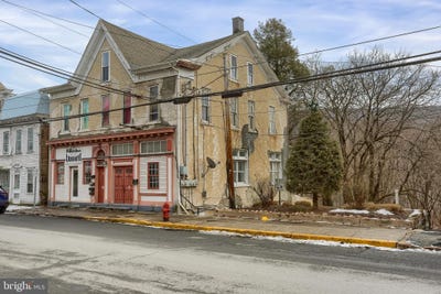 /international/us/100-e-market-street-williamstown-pa-110096894153/