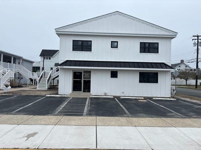 /international/us/9301-third-avenue-stone-harbor-nj-110106983813/