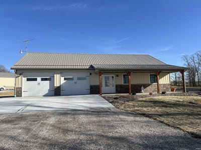 /international/us/410-w-burress-road-dale-in-110097757389/