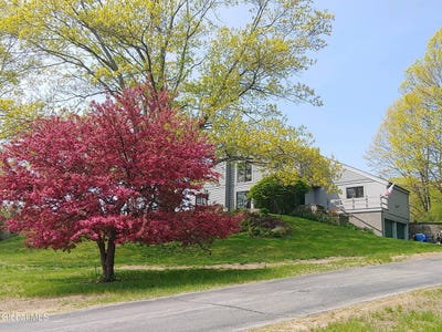 /international/us/2537-old-mill-road-galway-ny-110101489311/