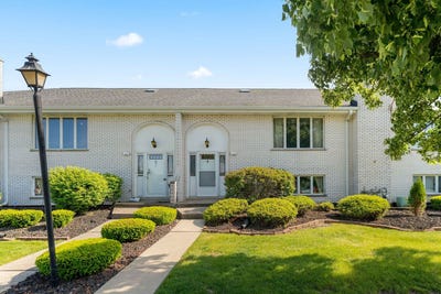 /international/us/7241-w-152nd-street-orland-park-il-110108354507/