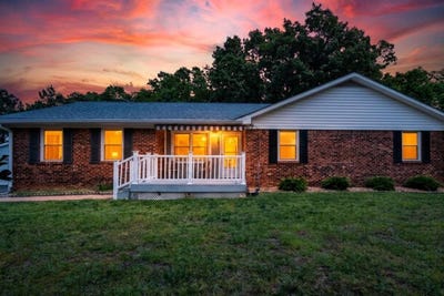 /international/us/190-post-oak-ave-camden-tn-110107718054/
