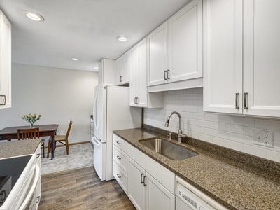 /international/us/3421-kent-street-shoreview-mn-110102542318/