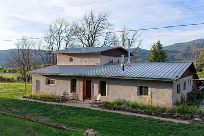 /international/us/42-roybal-road-penasco-nm-110100124745/