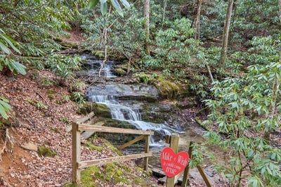 /international/us/1012-alarka-highlands-bryson-city-nc-110106364945/