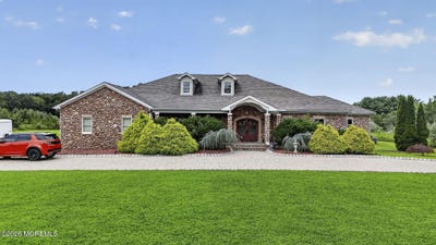 /international/us/33-parkside-way-millstone-nj-110119694214/