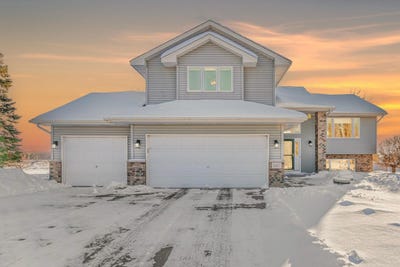 /international/us/5257-200th-street-n-forest-lake-mn-110105034719/