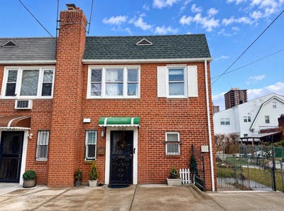 /international/us/61-43-157th-street-flushing-ny-110120067575/