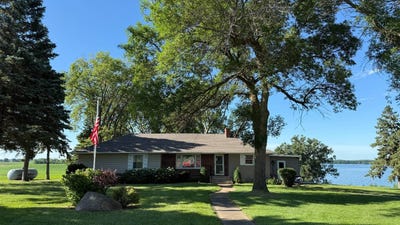 /international/us/17483-64th-st-sw-cokato-mn-110101067492/