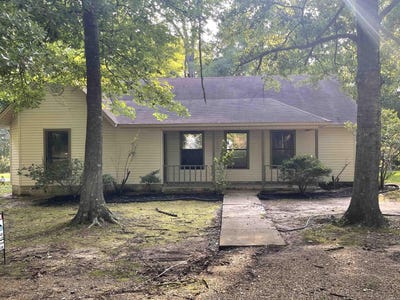 /international/us/8-holly-st-fordyce-ar-110108977884/