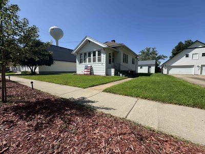 /international/us/218-e-maple-street-muscoda-wi-110101341791/