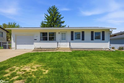 /international/us/1203-glenwood-terrace-marshalltown-ia-110108121864/