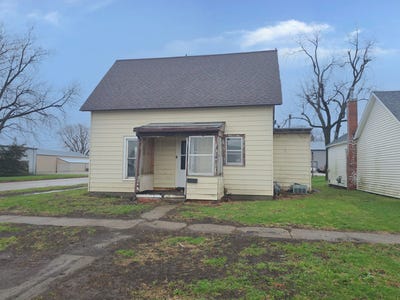 /international/us/300-elm-street-atlantic-ia-110104154890/