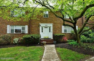 /international/us/142-south-street-red-bank-nj-110105757202/
