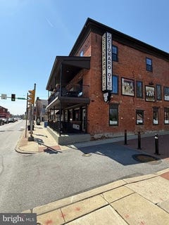 /international/us/2-s-3rd-street-oxford-pa-110106987056/