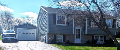 /international/us/11-canada-circle-ogdensburg-ny-110107535965/