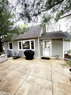 /international/us/703-e-main-street-brooklyn-ia-110108109123/