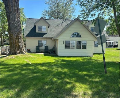 /international/us/1220-e-lake-street-osakis-mn-110108391975/