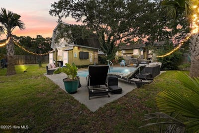 /international/us/302-mcglamery-street-oak-island-nc-110100056024/?lang=zh-tw