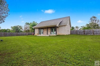 /international/us/100-briggs-place-dekalb-tx-110107634896/