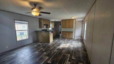 /international/us/2320-e-macarthur-road-wichita-ks-110107870092/