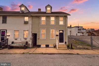 /international/us/740-e-clarke-avenue-york-pa-110120157490/